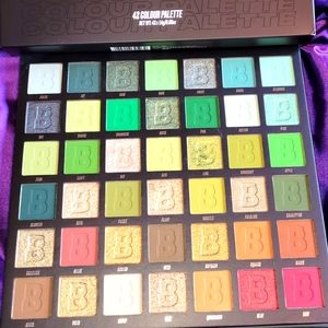 EARTHY- 42 PAN eyeshadow palette by BEAUTY BAY